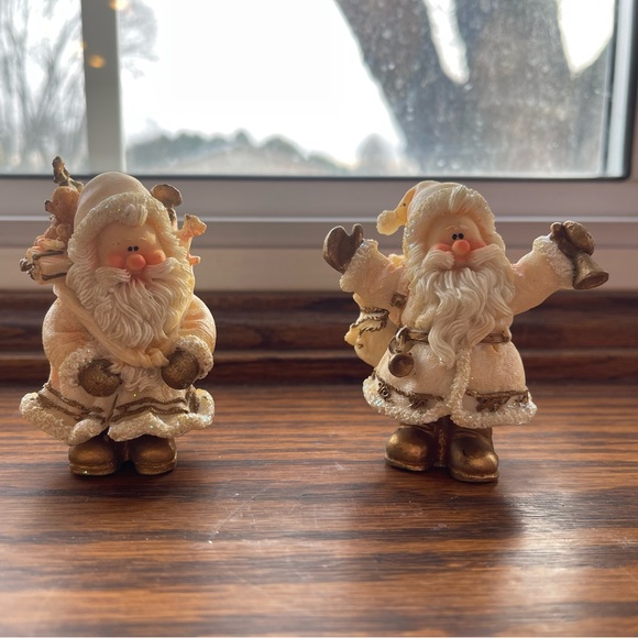 2 mini Santa’s - Picture 1 of 5